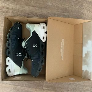 ON Running Cloudflyer Green/White/Black W9